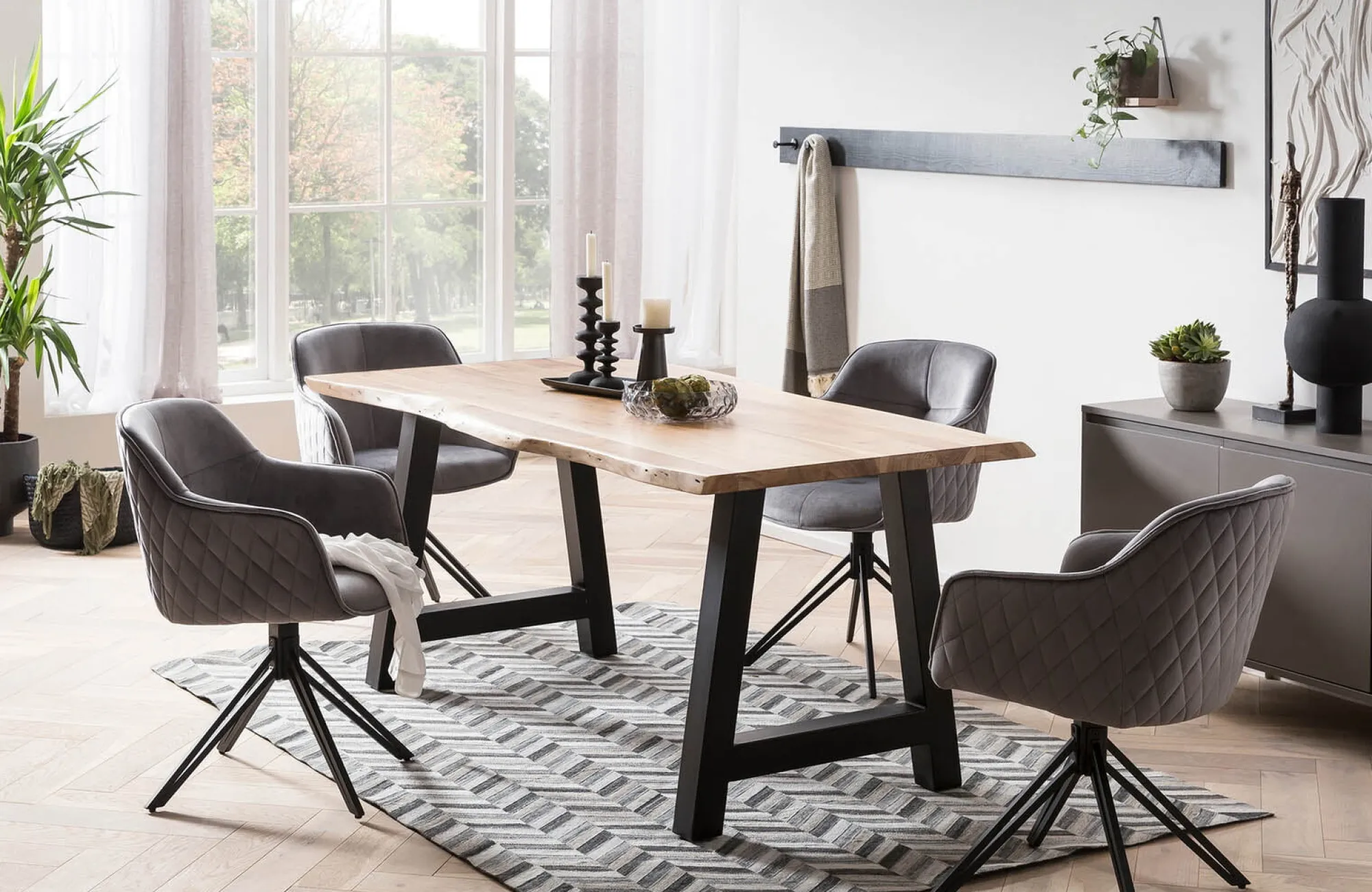 Eetkamerstoelen^Huisenthuis Armstoel Adele Grijs