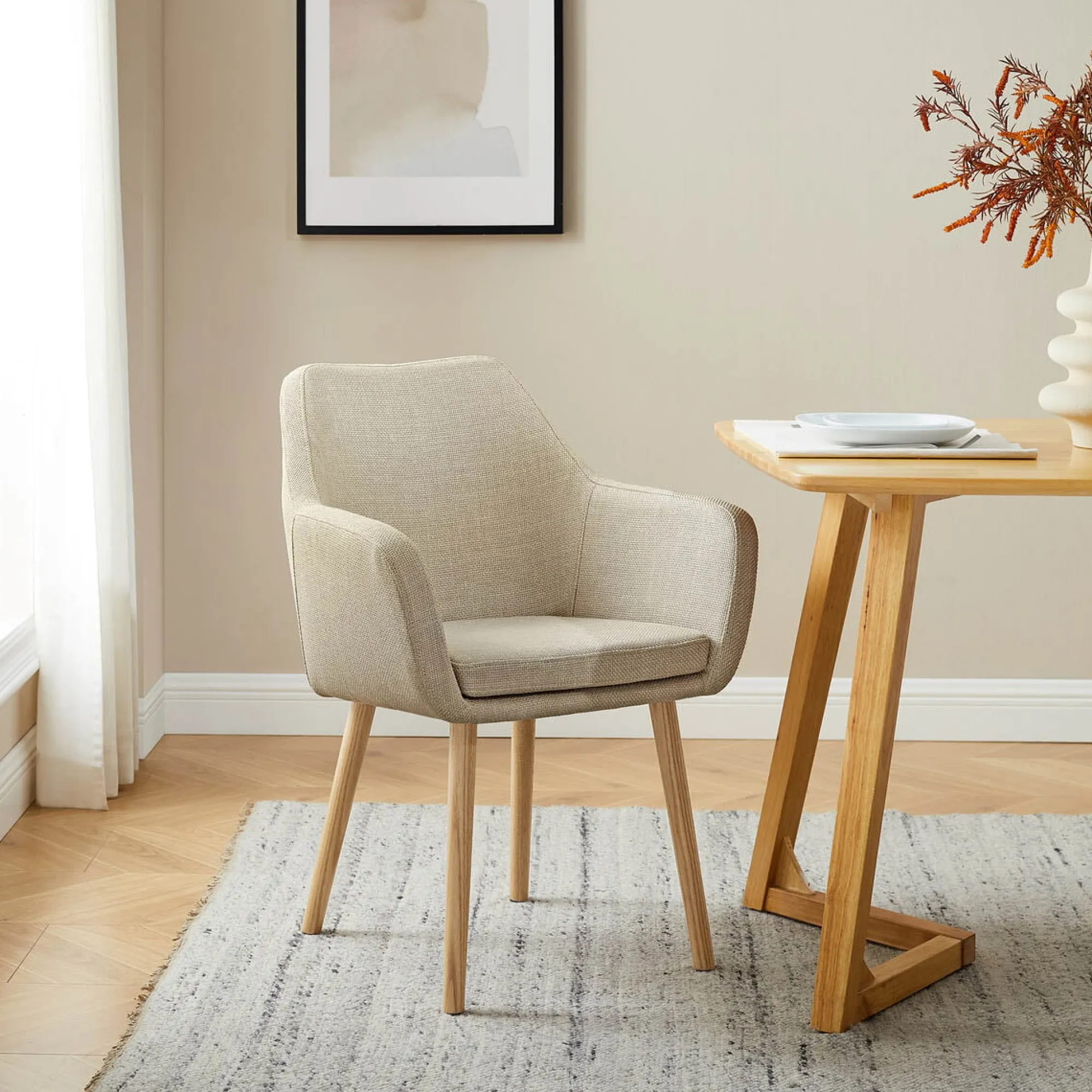Eetkamerstoelen^Huisenthuis Armstoel Jonne Beige