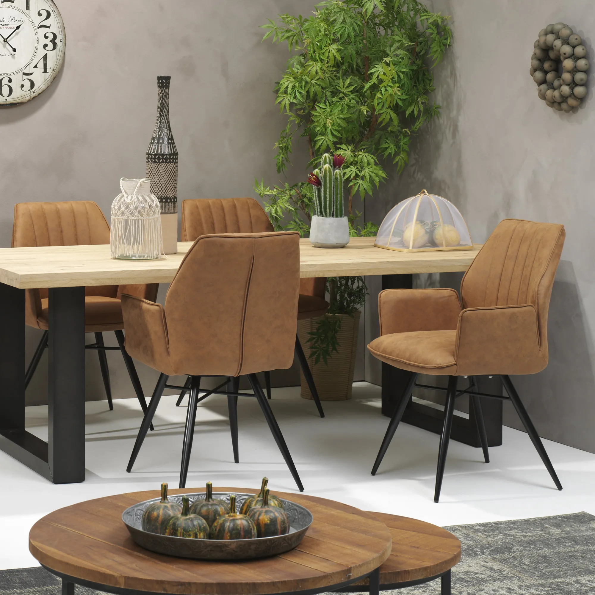 Eetkamerstoelen^Huisenthuis Armstoel Puk Cognac