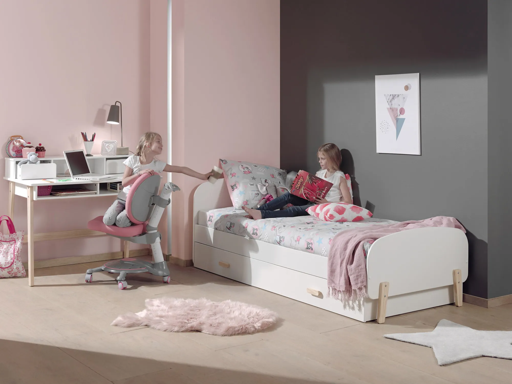 Kinderbureaus^Huisenthuis Bureau met opzet Jill-W
